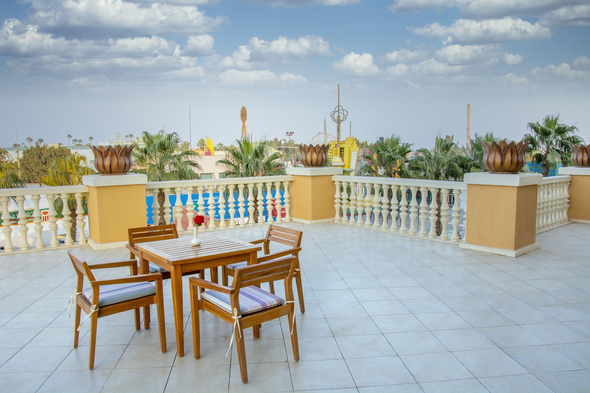 Helnan Dreamland Hotel 6th of October City Exterior foto Rooftop terrace