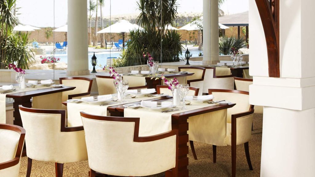 Helnan Dreamland Hotel 6th of October City Exterior foto The restaurant at the hotel